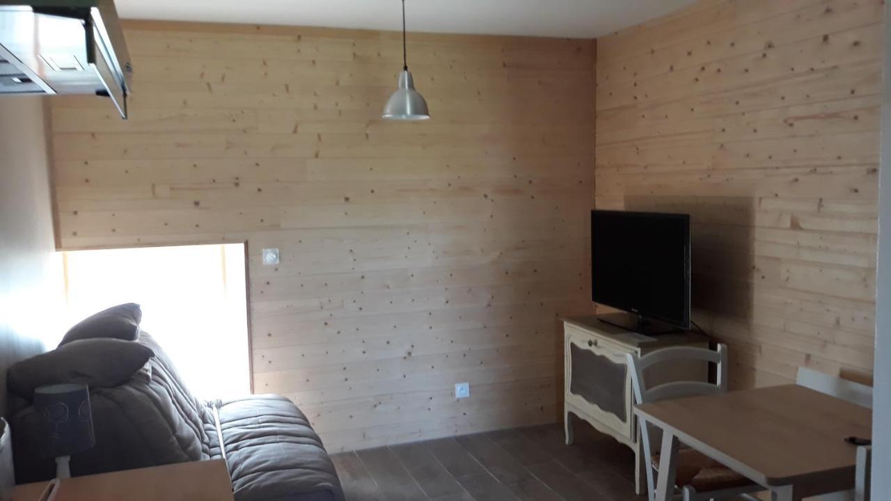 Agreable Gite En Pleine Nature Parmilieu Экстерьер фото